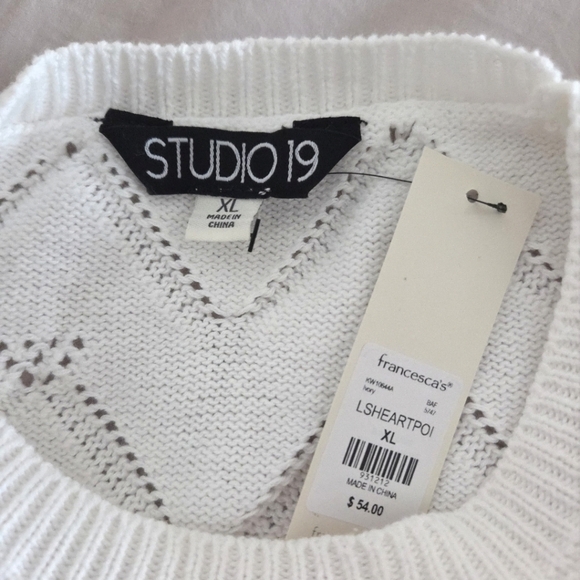 NWT Francesca’s White Heart Pointelle Sweater - Valentine XL - Picture 6 of 7